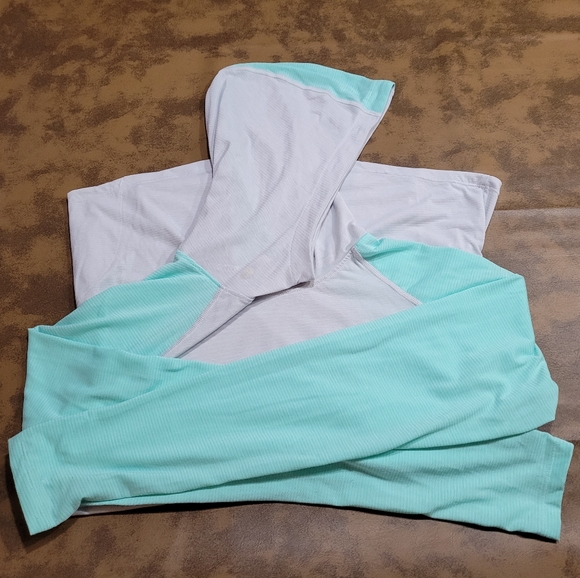 Under Armour Run Hoodie - Picture 1 of 4